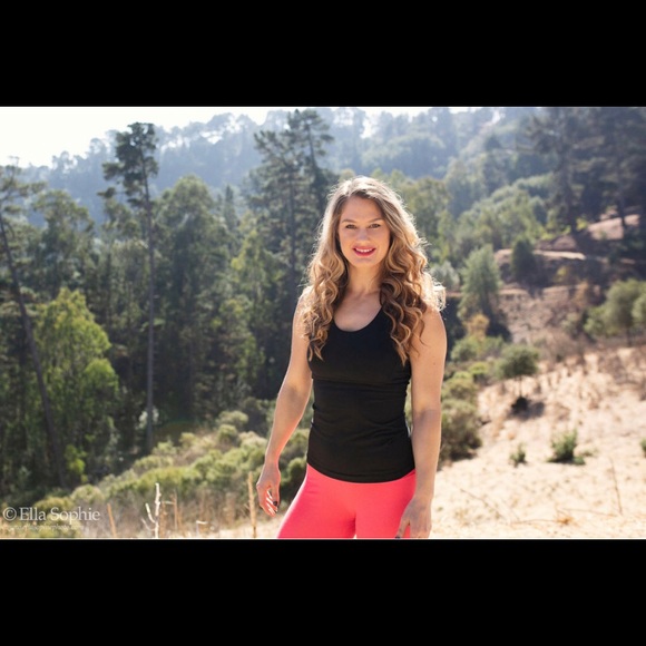 Meet your Posher, Lily - Picture 2 of 6